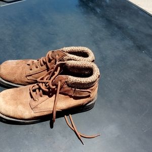 Rugged outback boots size 8